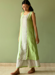 Yara Border Kurta Set