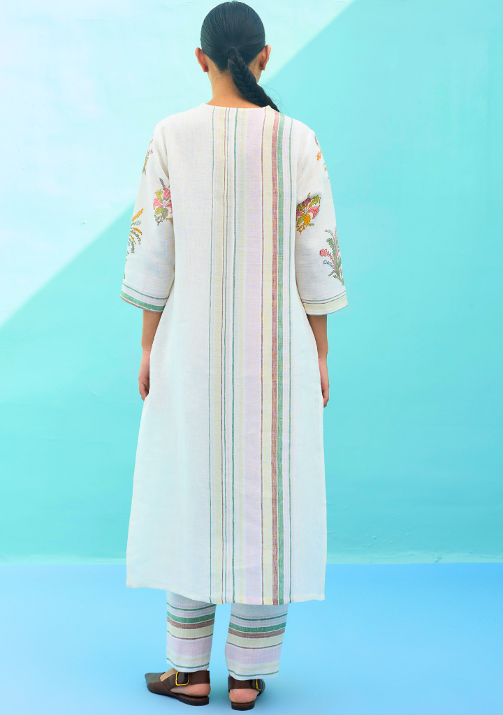 Zura Floral Embroidered Kurta