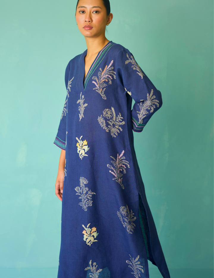 Zura-Embroidered-Kurta-C_c8b46547-783c-40e6-9d11-f2a8aed663fc.png