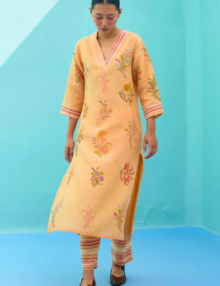 Zura-Embroidered-Kurta-J_2f24118e-d413-4540-96bb-11dd649866bf.png
