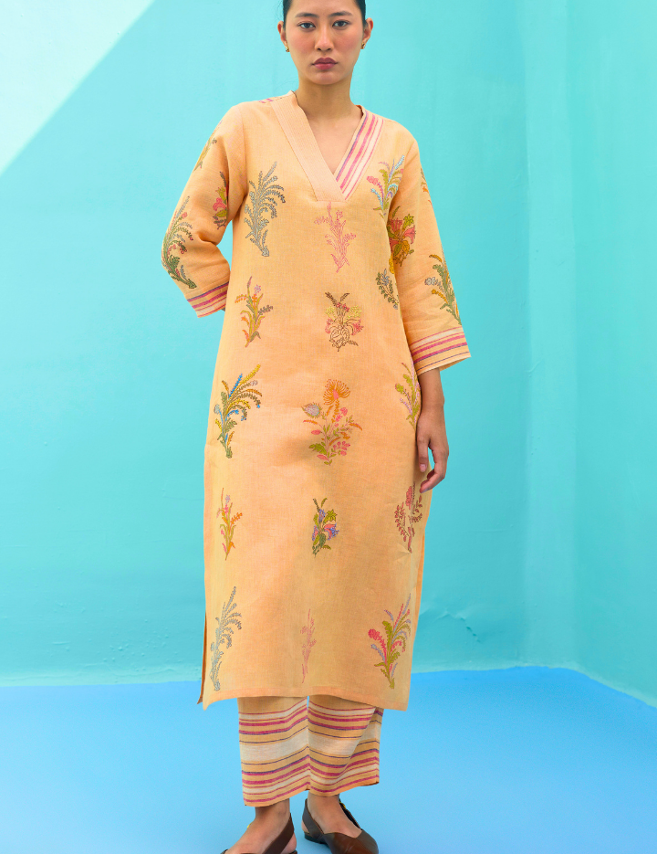 Zura-Embroidered-Kurta-K_b66cf130-1e55-4ea6-bb6c-5b4d128ee755.png