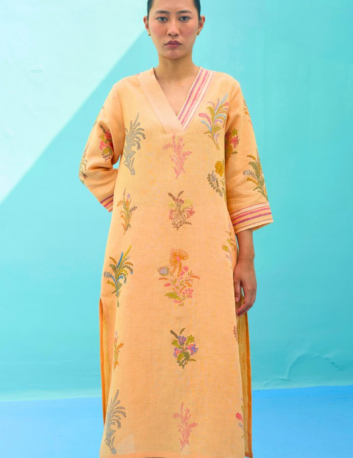 Zura-Embroidered-Kurta-M_3bde052c-ecd0-40c3-806e-5eb8c4ae5410.png