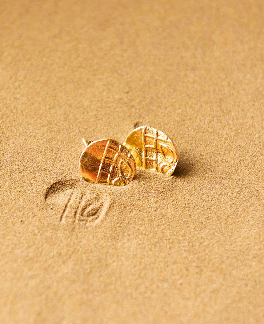 Fossil Studs