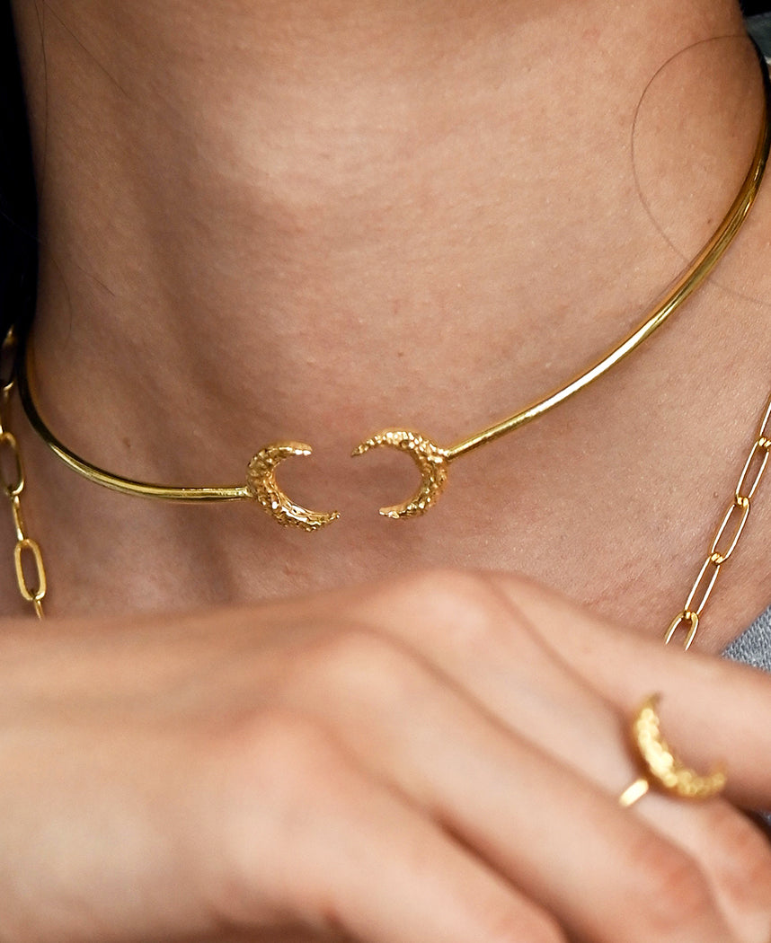 Hollow Moon Choker