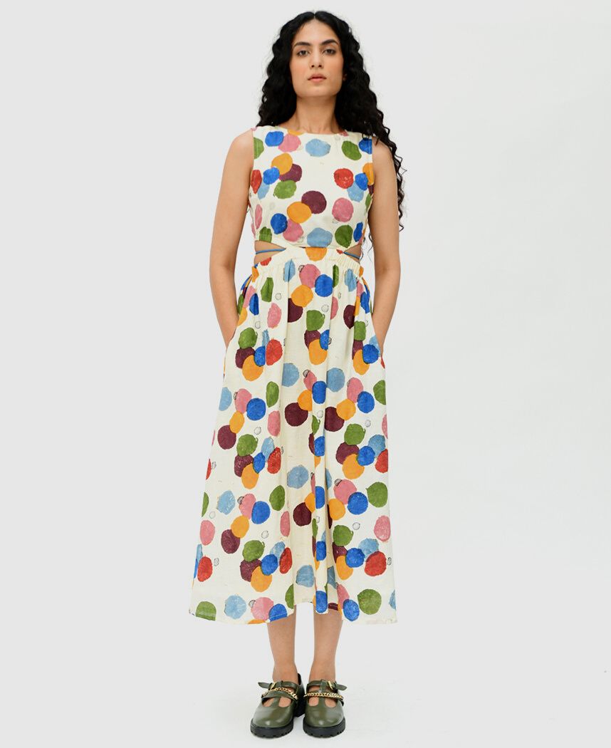 Void Side Space Dress